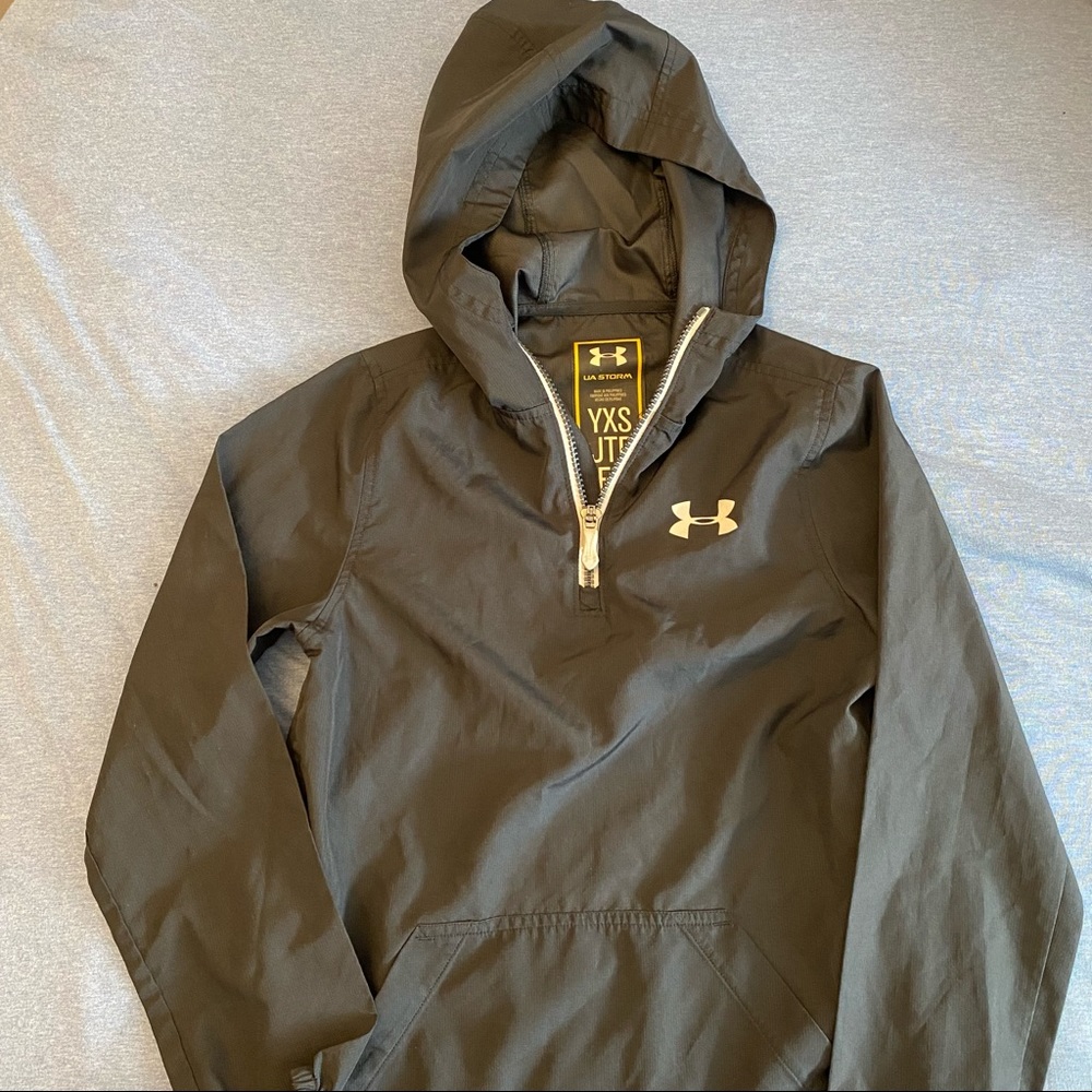 Under Armour boys half zip windbreaker